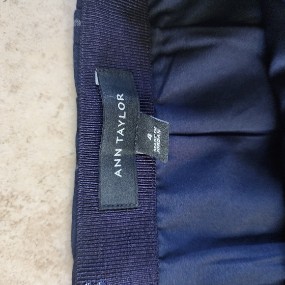Ann taylor pencil skirt - Picture 2 of 4